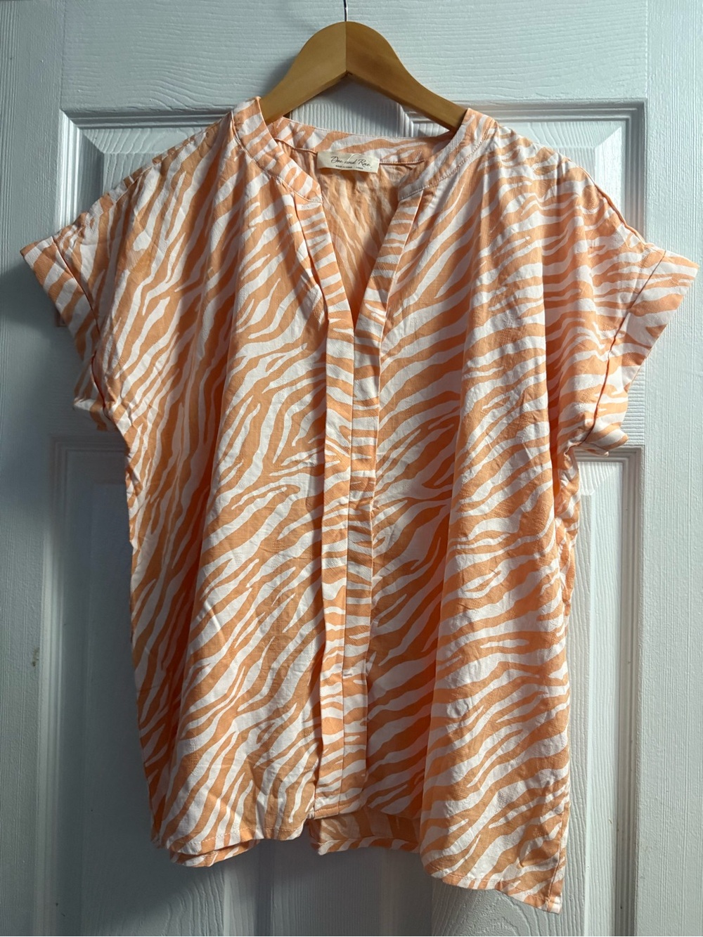 Doe And Rae Orange Zebra Linen Blend Top Large
